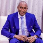 Transport en RDC : Ziko Mukanga, président des motocyclistes, décroche un partenariat chinois pour la fabrication des motos électriques à Kinshasa et lance des offres d’emploi